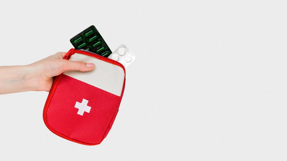 Что входит в автомобильную аптечку нового образца в [year] году - перечень лекарств