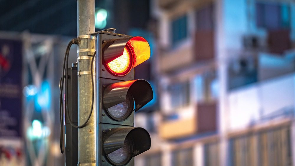 Проезд на красный свет светофора - размер штрафа в 2026 году